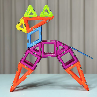 Niños coloridos Bloques magnéticos Animales Tejas de construcción Sika Deer Estructura